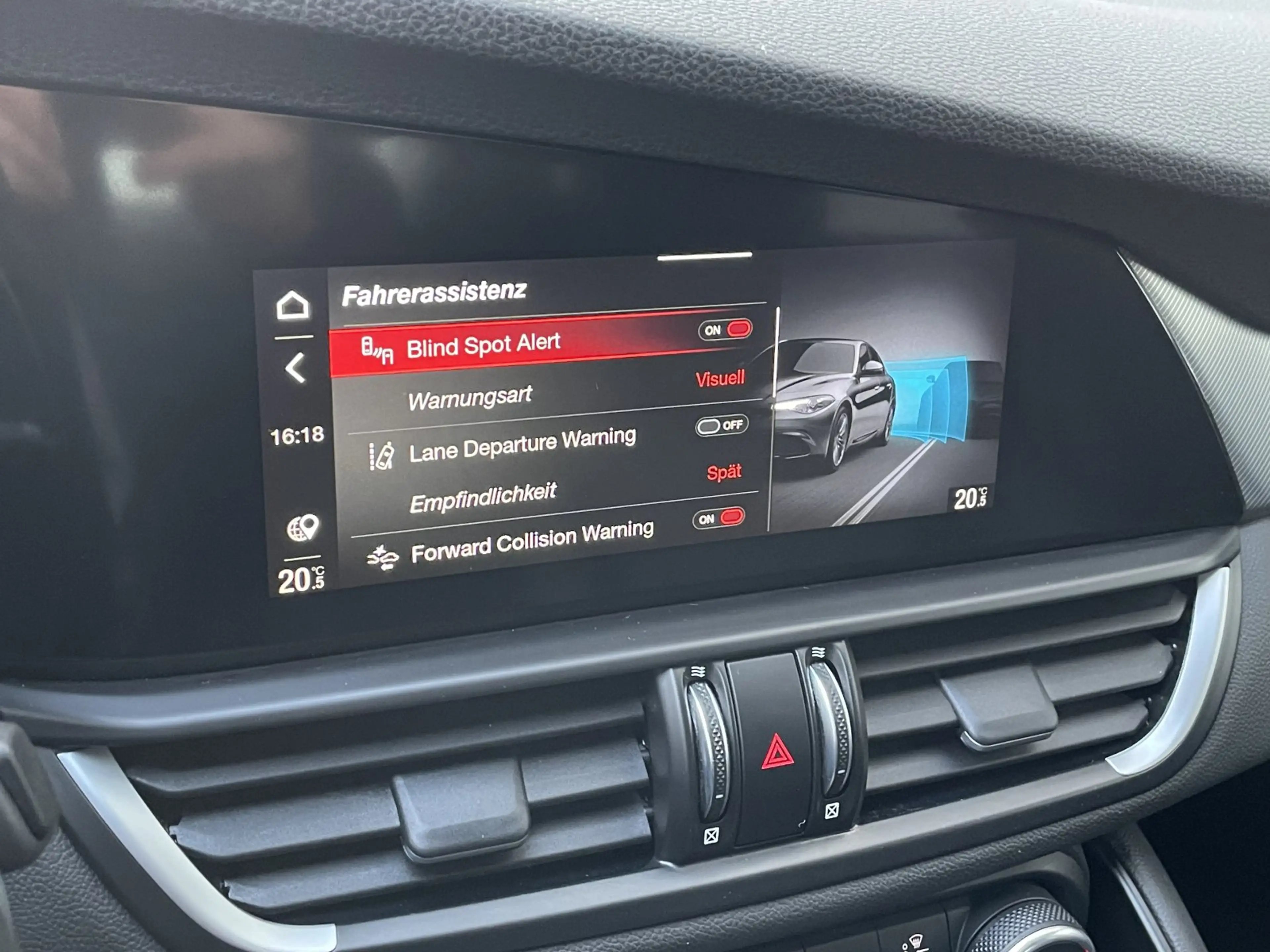 Alfa Romeo Giulia 2.2 JTDM Veloce Q4 TotwAss ACC Shz Nav CarPlay And — photo 12