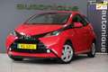 Toyota Aygo 1.0 VVT-i x-play airco/cruise/Bluetooth/camera Rot - thumbnail 1