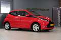 Toyota Aygo 1.0 VVT-i x-play airco/cruise/Bluetooth/camera Rot - thumbnail 3