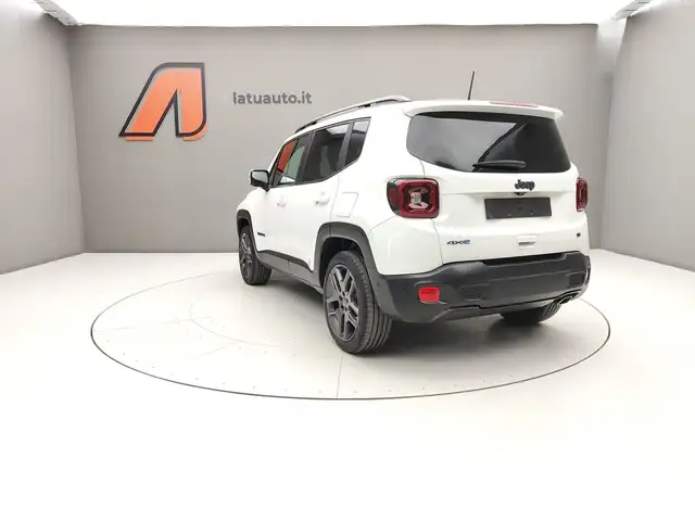 Jeep Renegade view 5