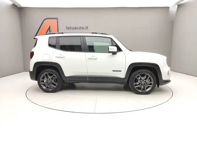 Jeep Renegade view 8