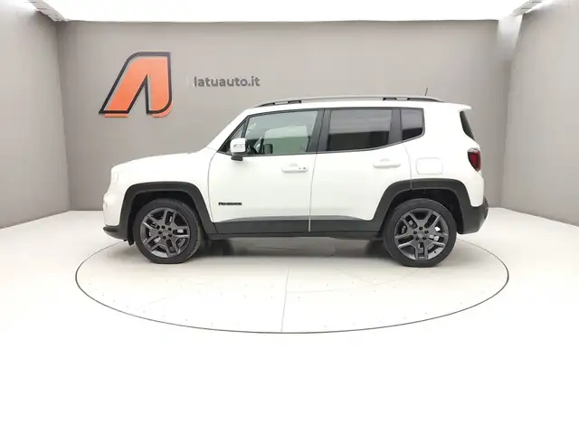 Jeep Renegade view 4