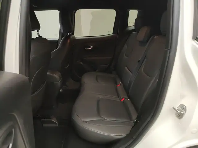 Jeep Renegade view 28