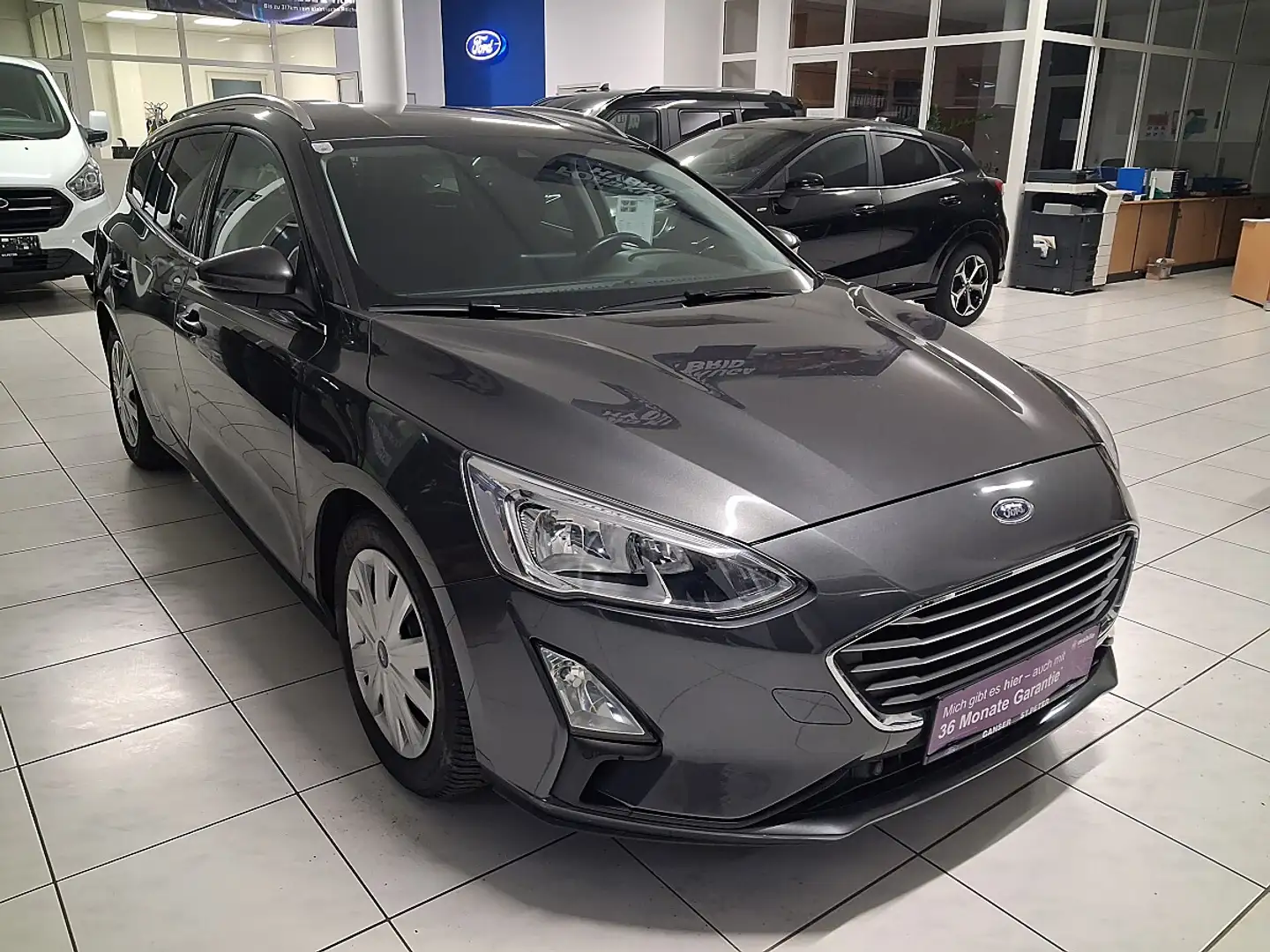 Ford Focus Traveller 1,5 EcoBlue Trend Edition Business Grau - 1