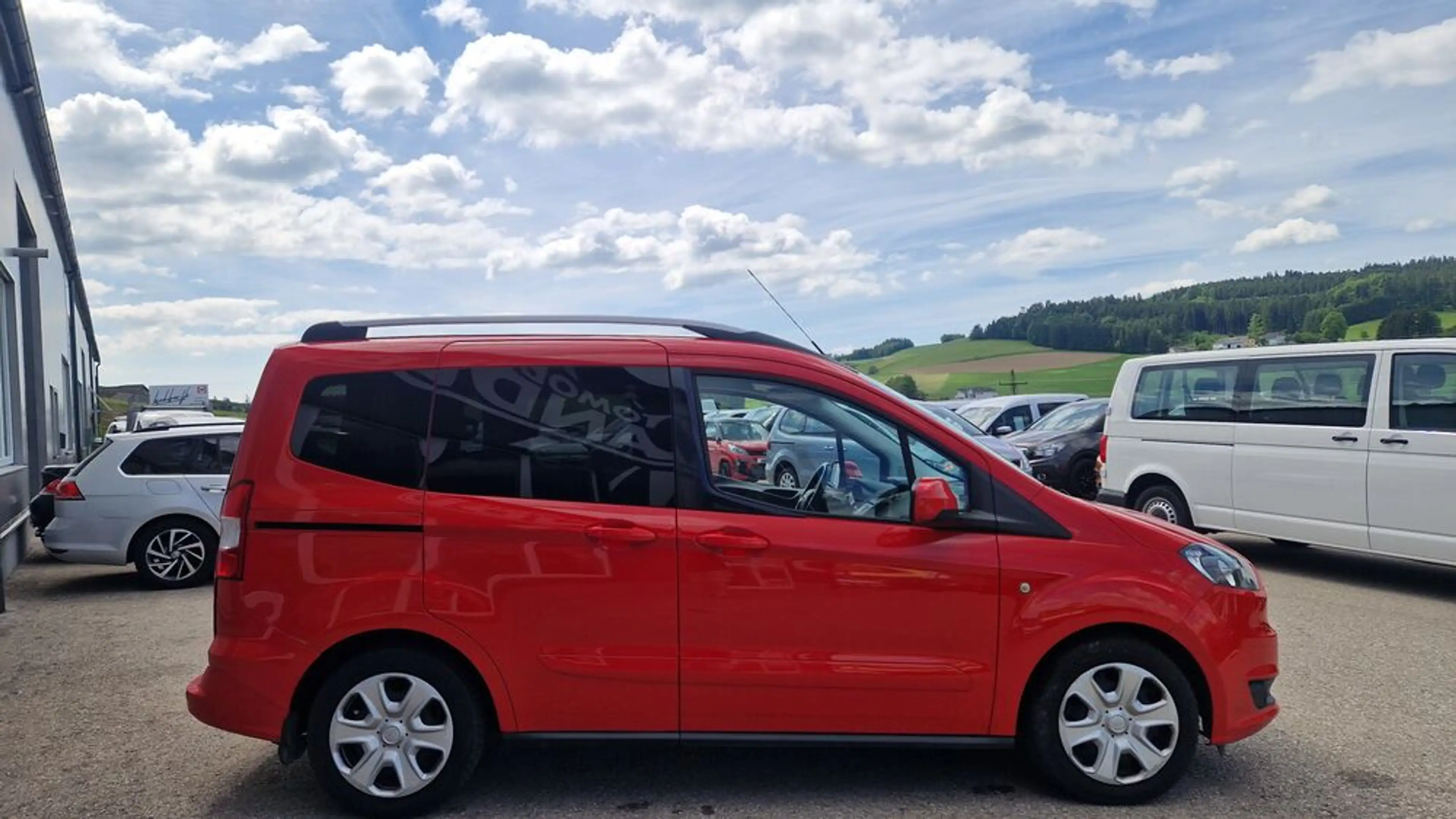 Ford Tourneo Courier EcoBoost — photo 6