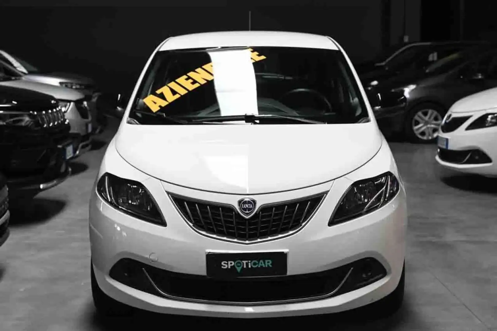 Lancia Ypsilon 1.0 FireFly 5 porte S&S Hybrid Silver Weiß - 2