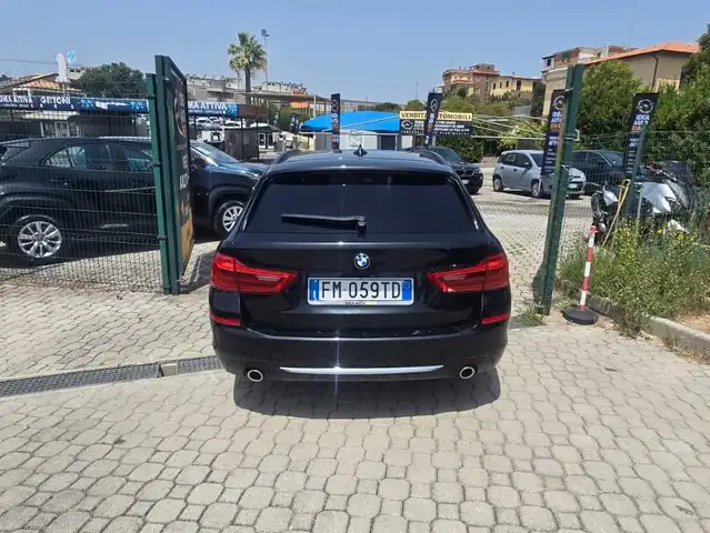BMW 5 Series view 5
