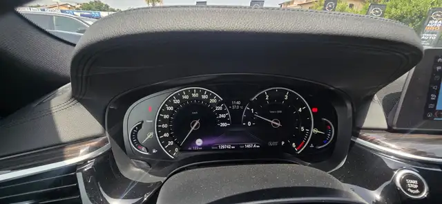 BMW 5 Series view 11