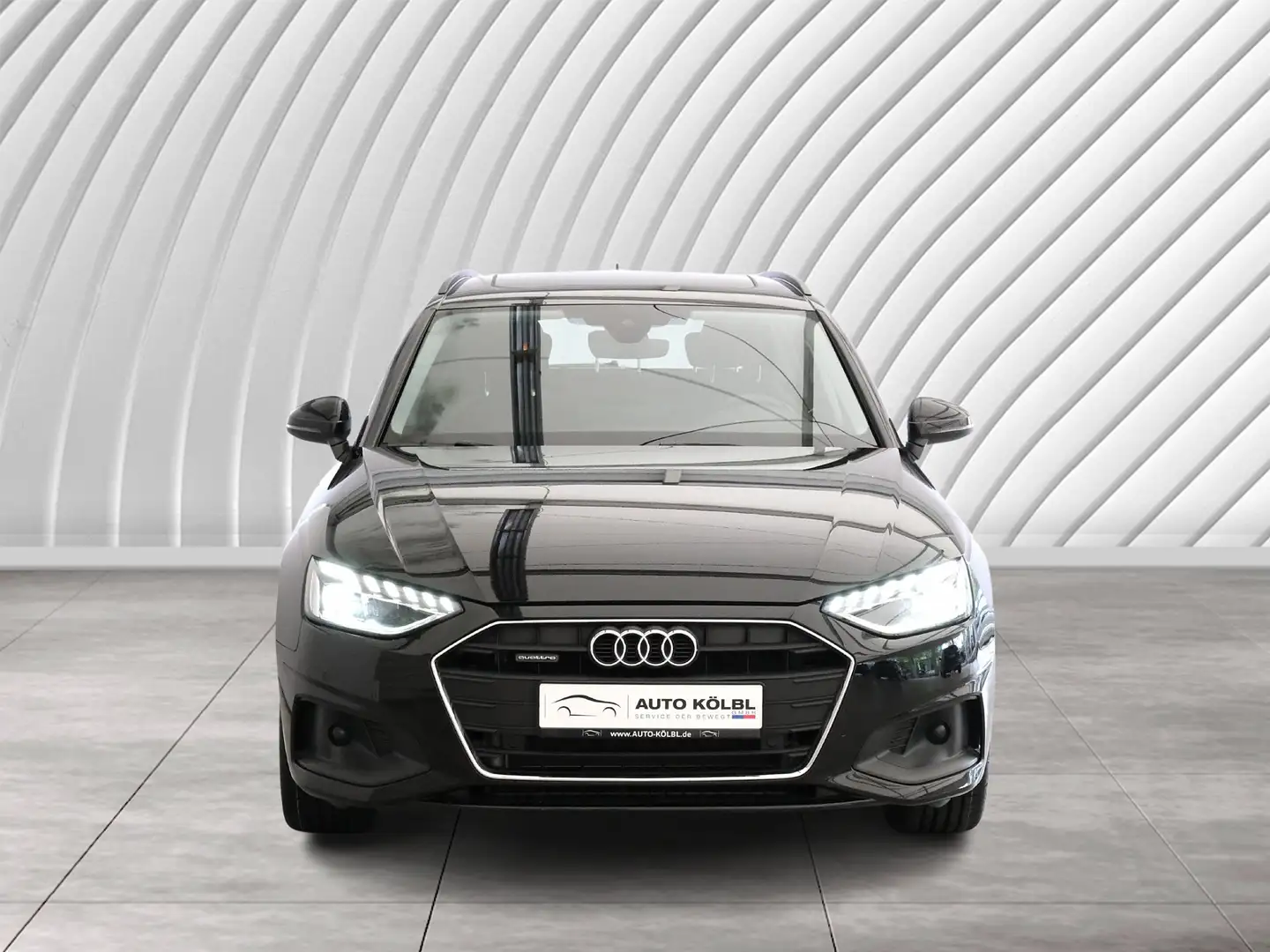 Audi A4 Avant 40 TDI quattro basis PANO AHK NAVI LED Schwarz - 2