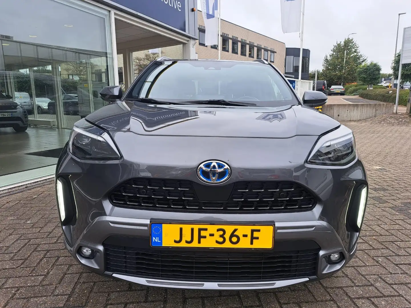 Toyota Yaris Cross 1.5 Hybrid Adventure / navigatie / car play / trek Gris - 2