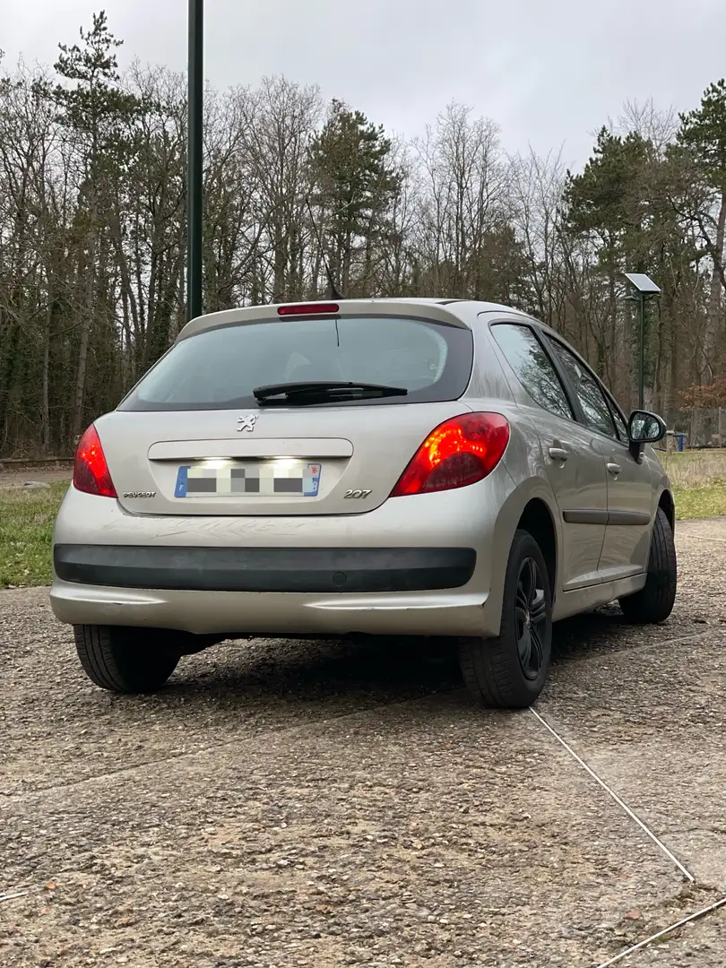 Peugeot 207 1.4e 75ch Exécutive Beżowy - 2