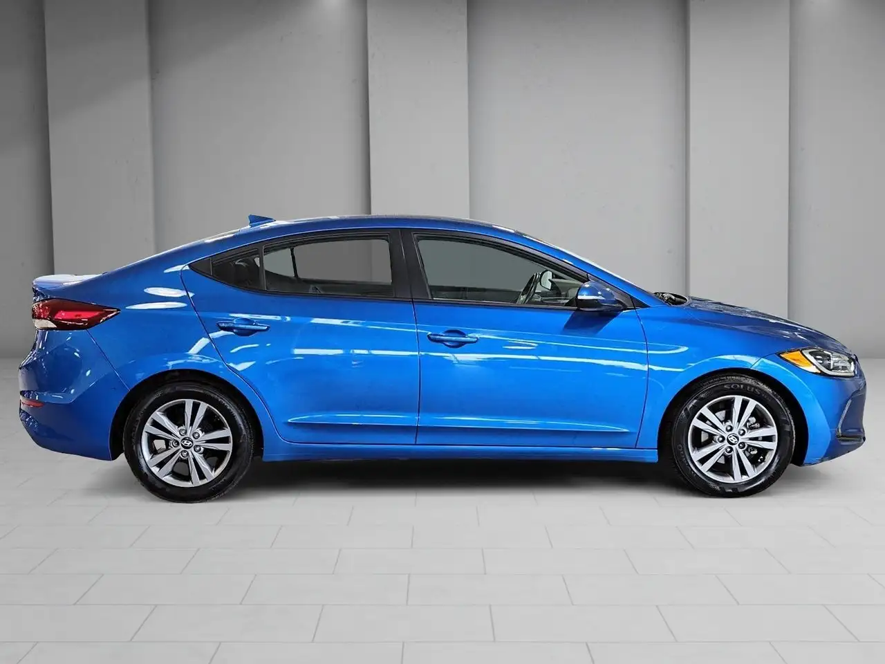 Hyundai ELANTRA снимка Hyundai ELANTRA