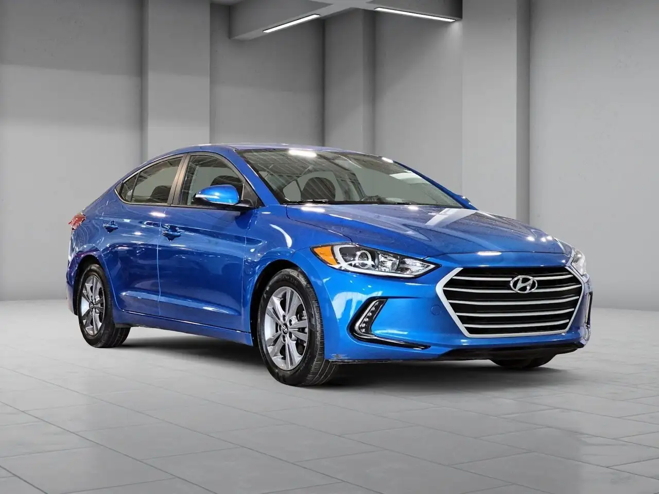 Hyundai ELANTRA снимка Hyundai ELANTRA