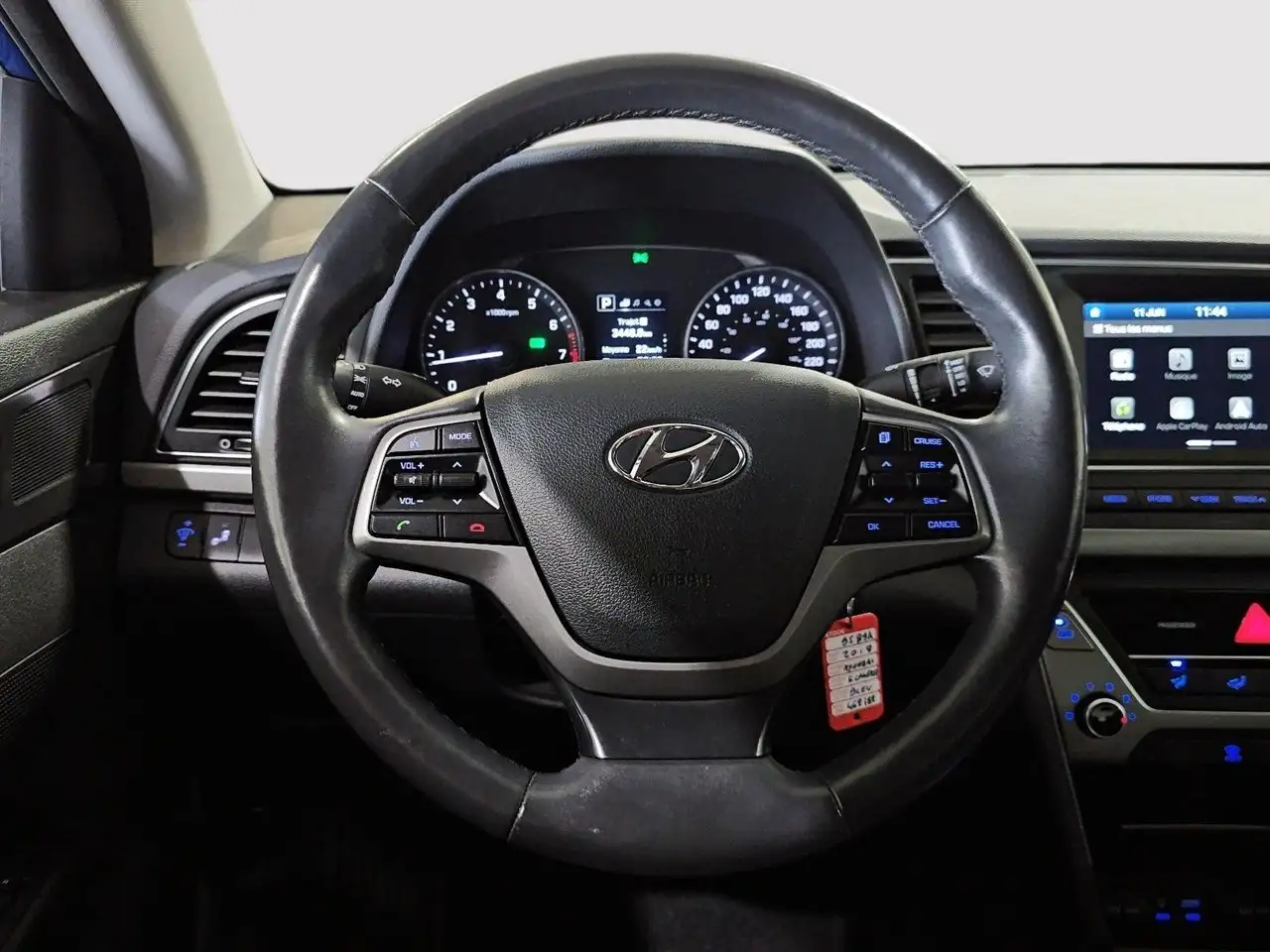 Hyundai ELANTRA снимка Hyundai ELANTRA