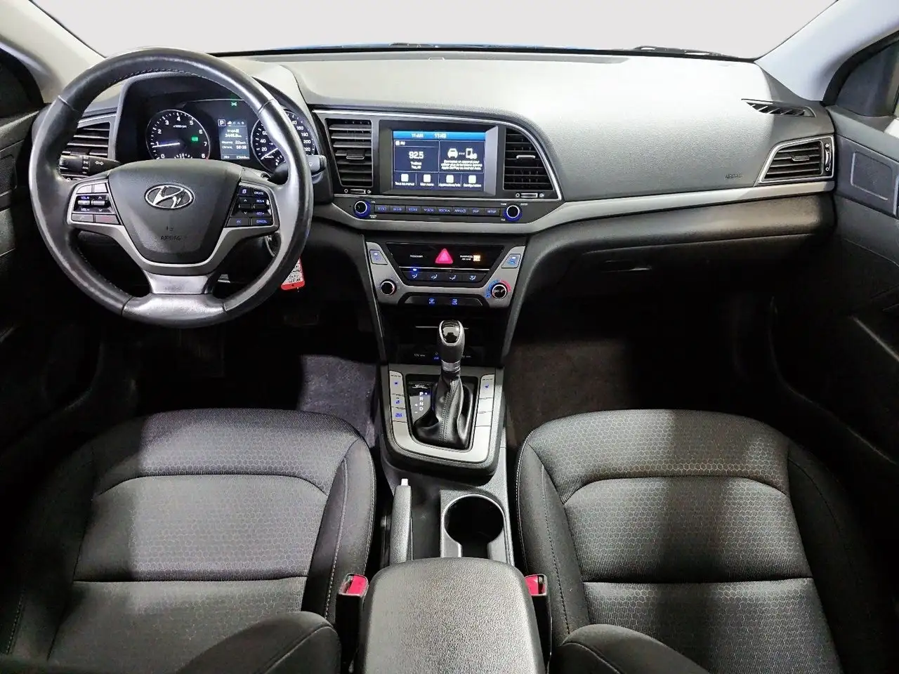 Hyundai ELANTRA снимка Hyundai ELANTRA