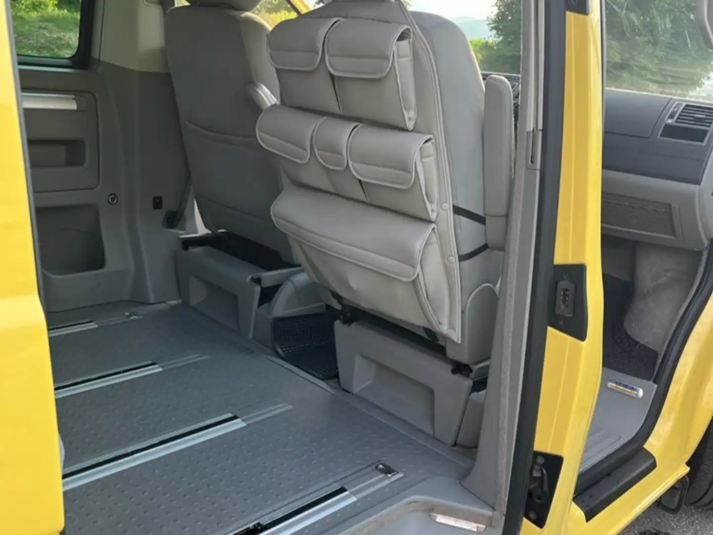 Volkswagen T5 California Beach - 2