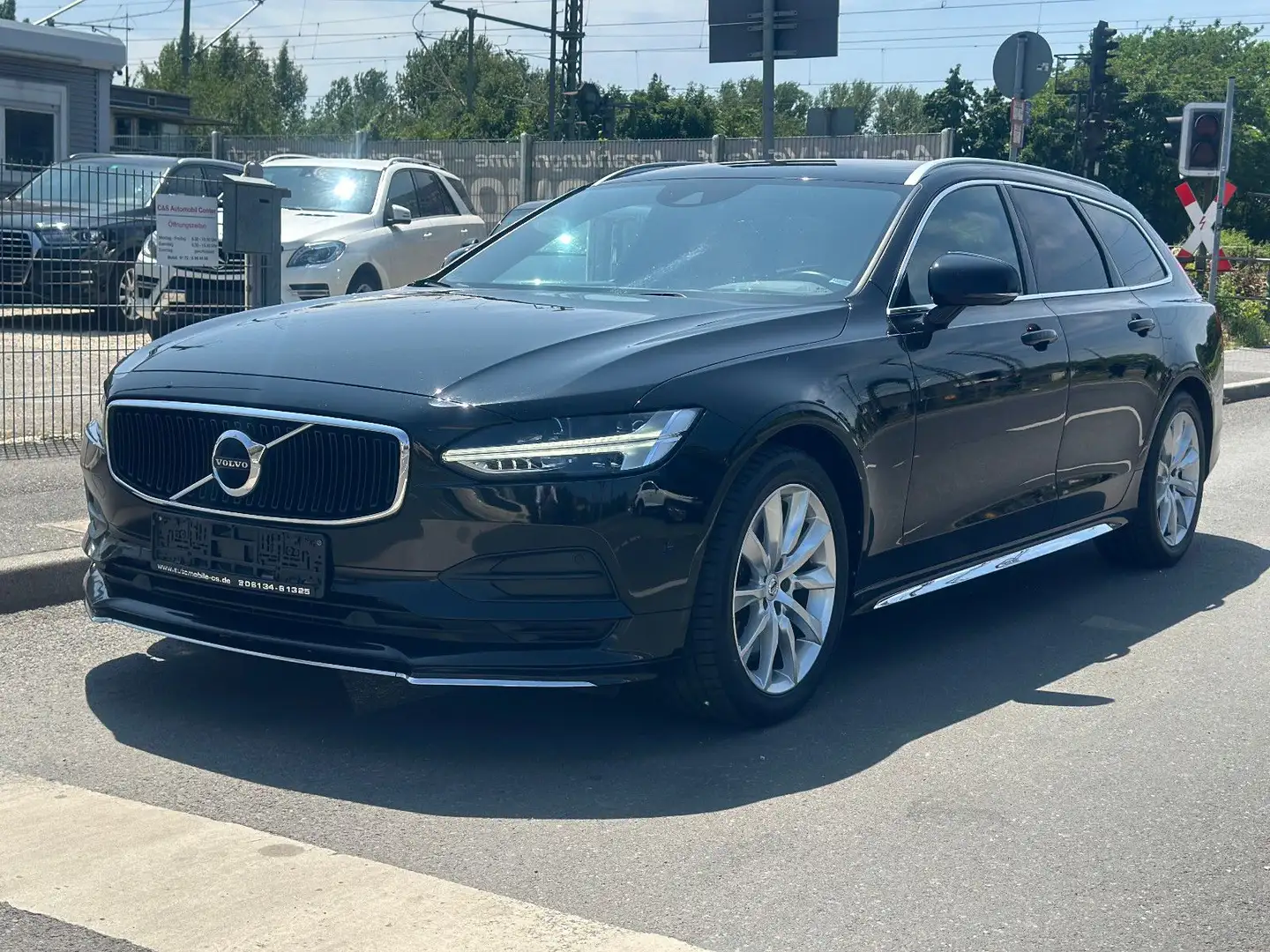 Volvo V90 T5 MOMENTUM GEARTRONIC*LEDER-BEIGE-BRAUN* Negro - 1