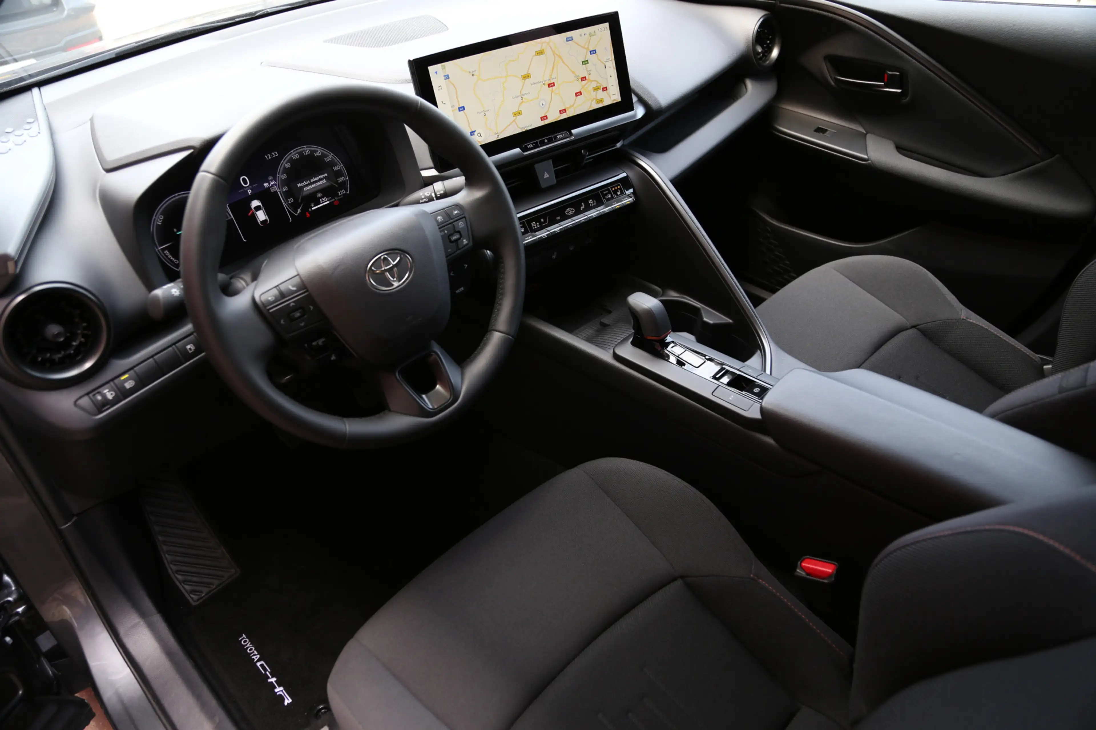 Toyota C-HR 1.8 Hybrid 140 Dynamic Team Navi Camera ACC LED — photo 6