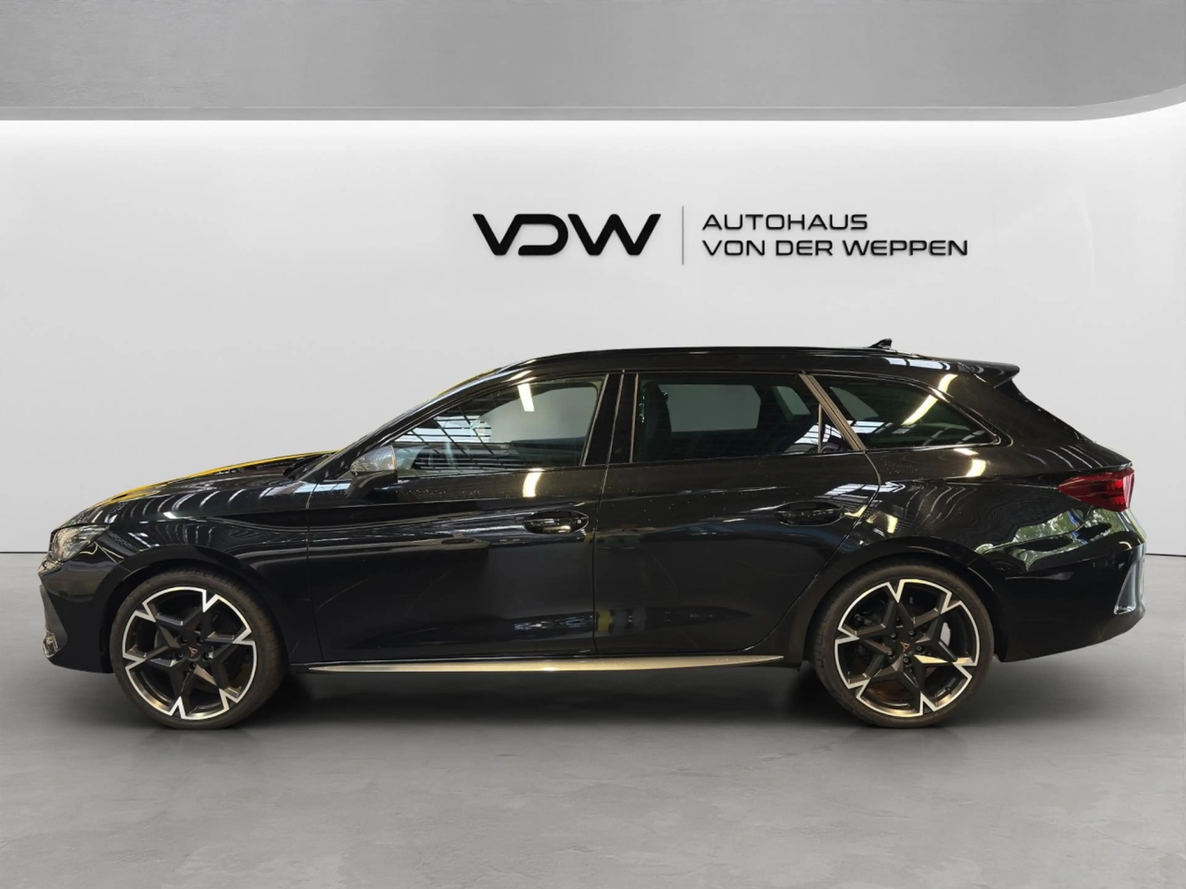 CUPRA Leon Sportstourer 1.5 eTSI 110 kW Klima Navi — photo 3