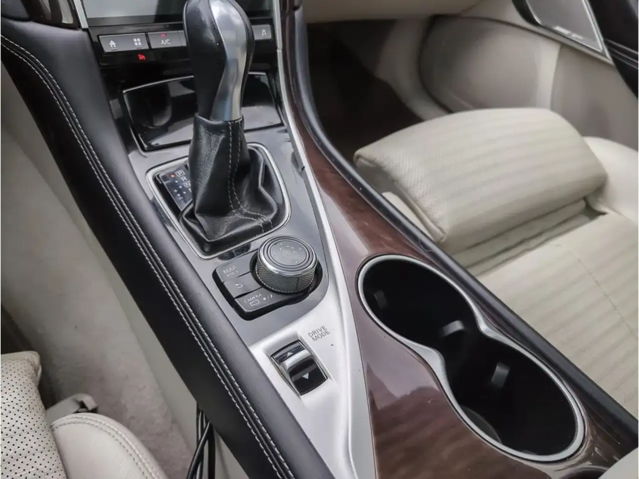 Infiniti Q50 fotografie Infiniti Q50
