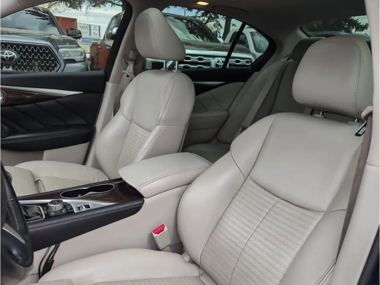 Infiniti Q50 fotografie Infiniti Q50