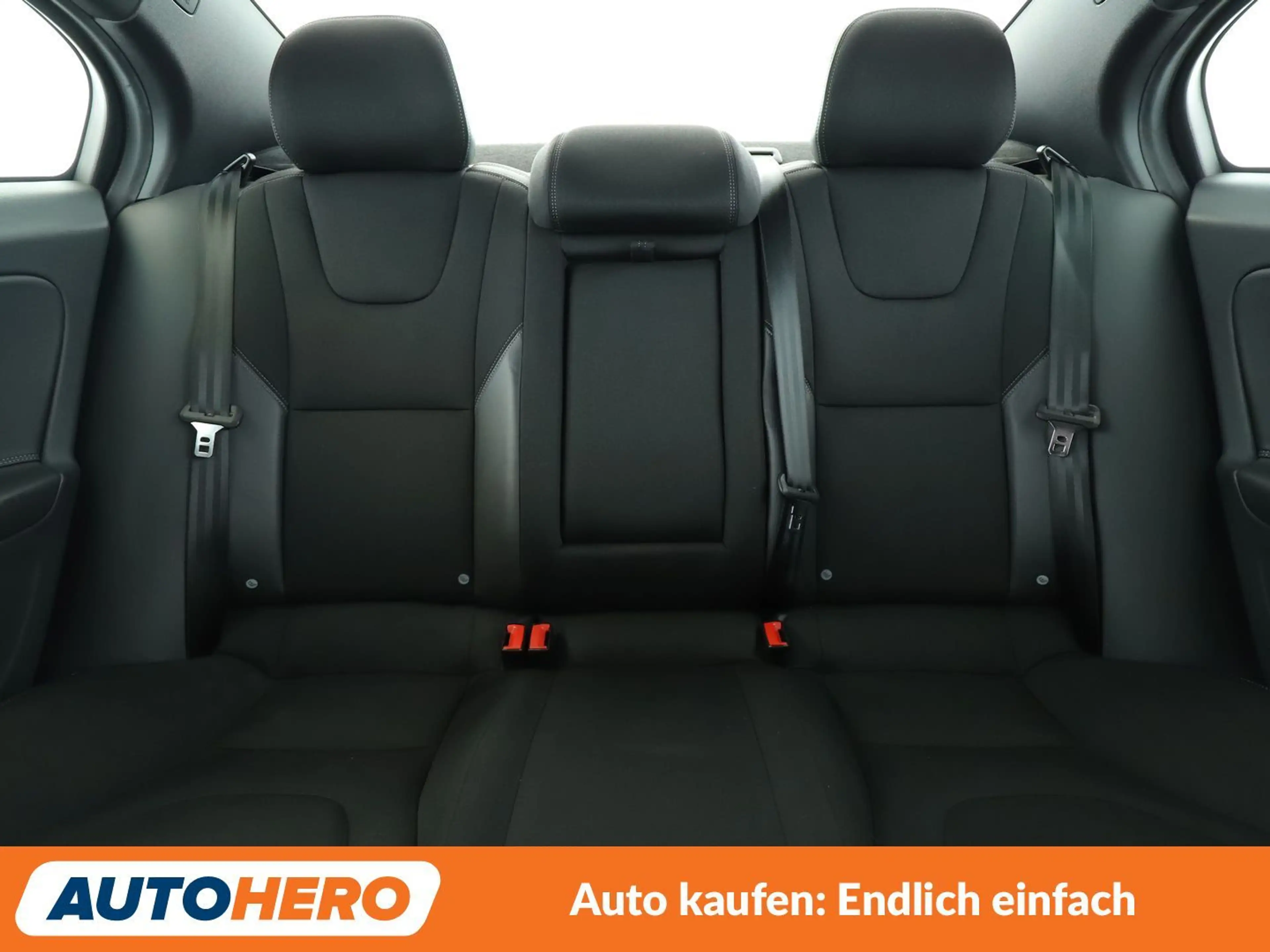 Volvo S60 1.5 Momentum — photo 15