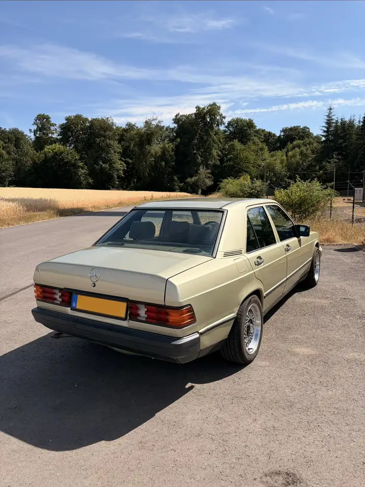 Mercedes-Benz 190 E, foto 3