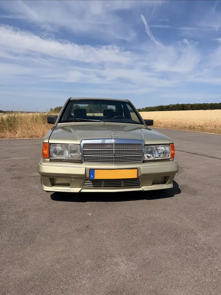 Mercedes-Benz 190 E, foto 2
