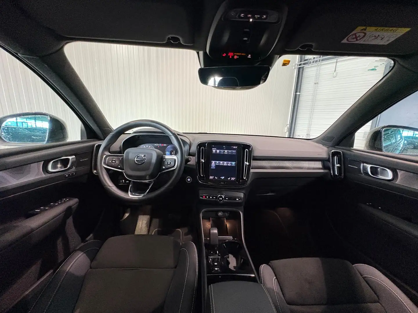 Volvo XC40 T4 Aut. Plug-in Hybrid Ultimate Dark Panodak Leder Grau - 2