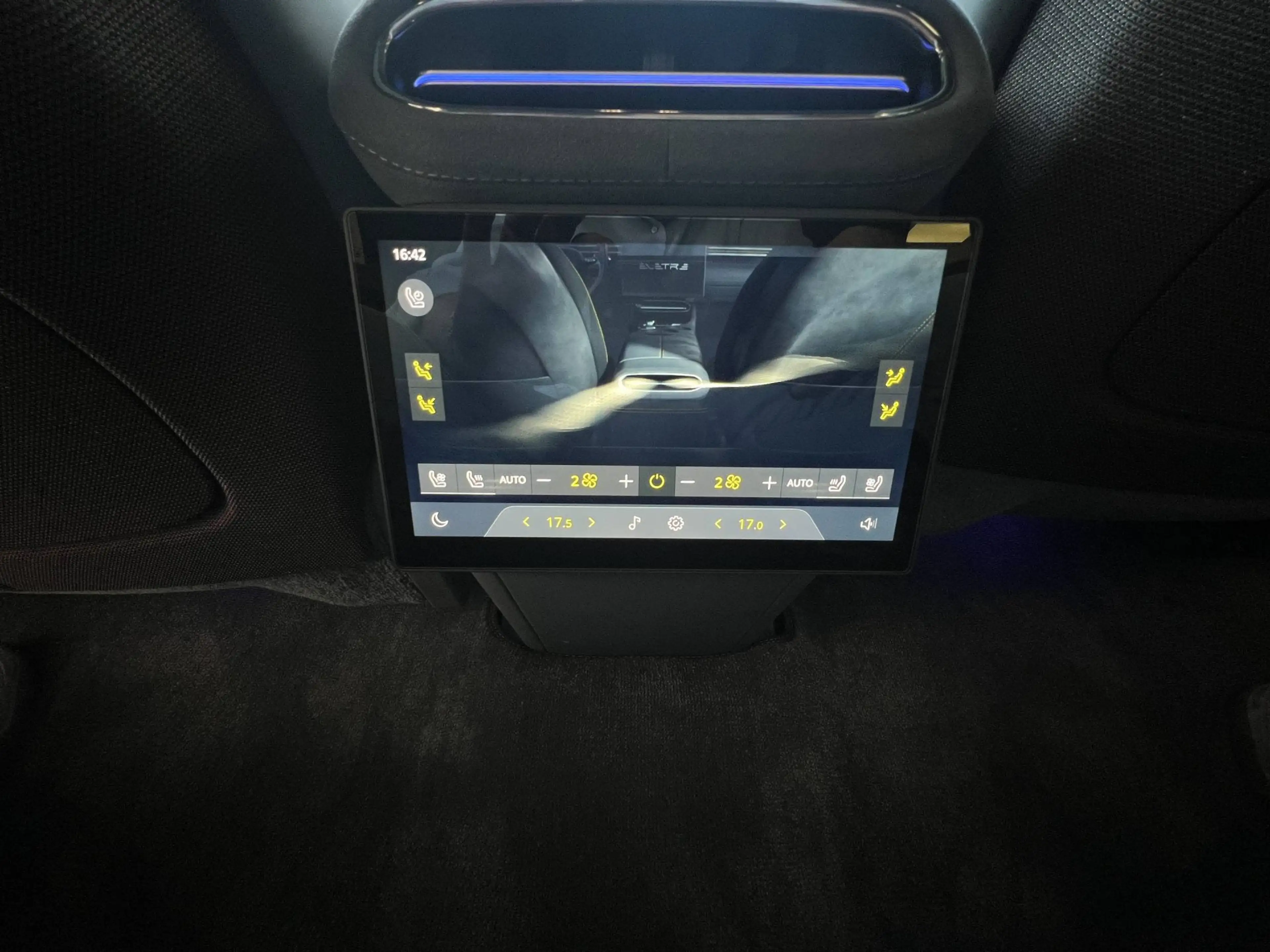 Lotus Eletre DEMO - 600 SPORT SE - BLOSSOM GREY - MAGNETITE — photo 15