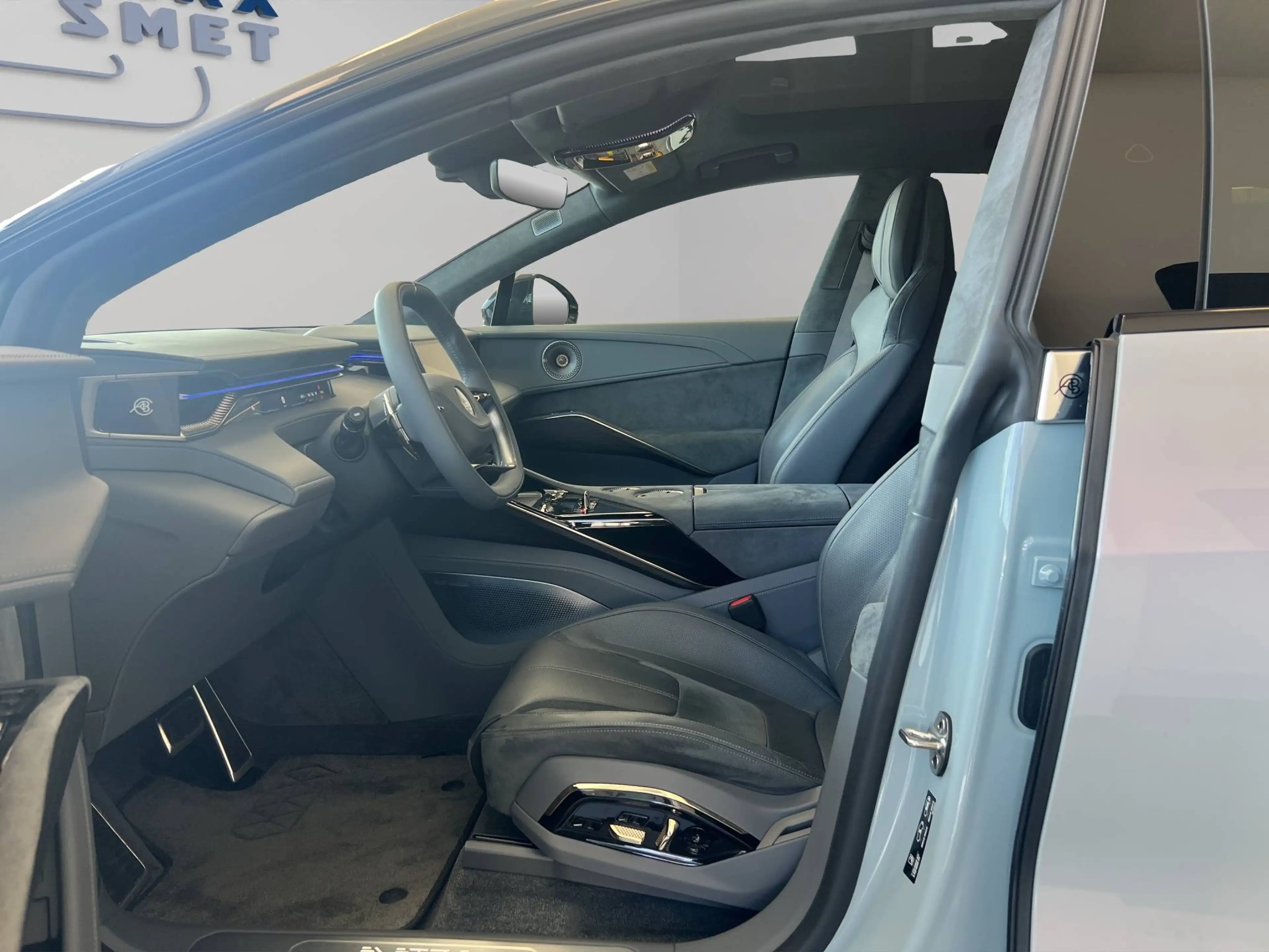 Lotus Eletre DEMO - 600 SPORT SE - BLOSSOM GREY - MAGNETITE — photo 8