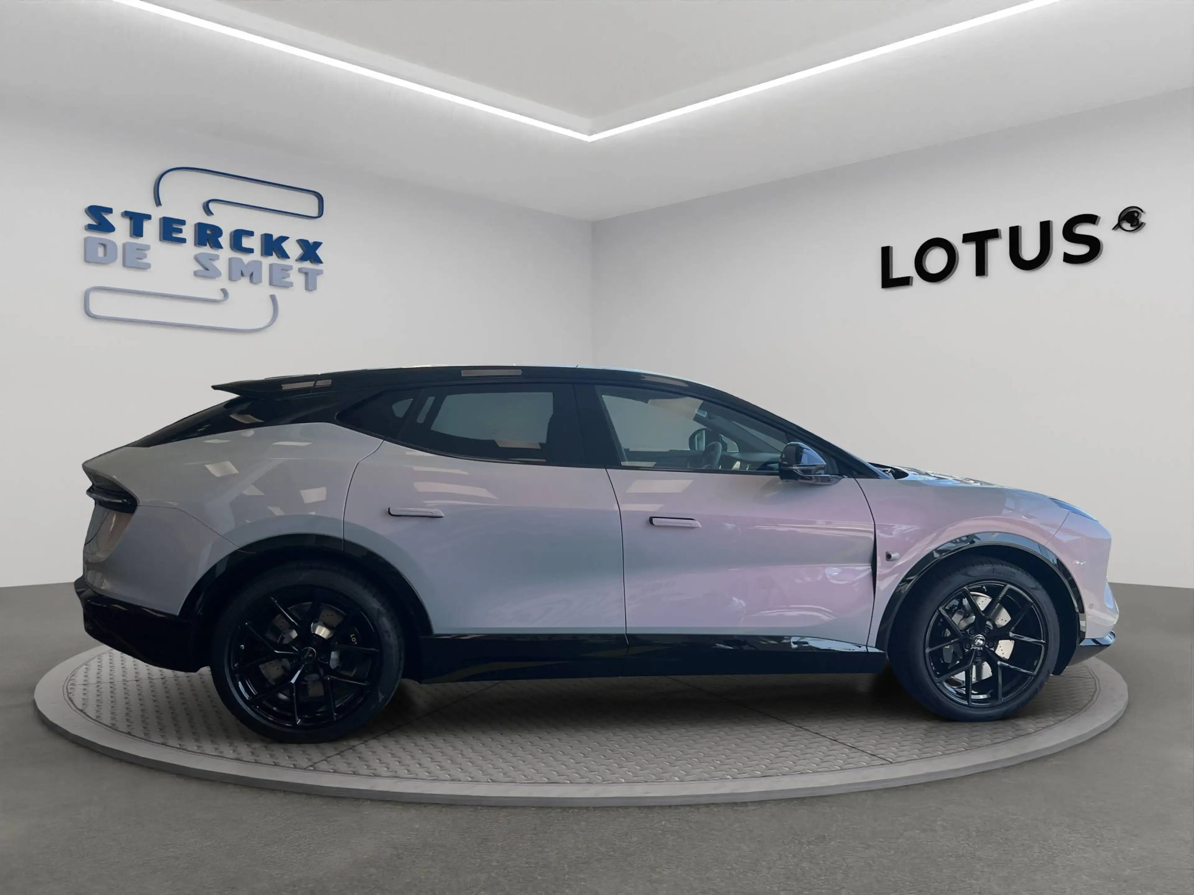 Lotus Eletre DEMO - 600 SPORT SE - BLOSSOM GREY - MAGNETITE — photo 4