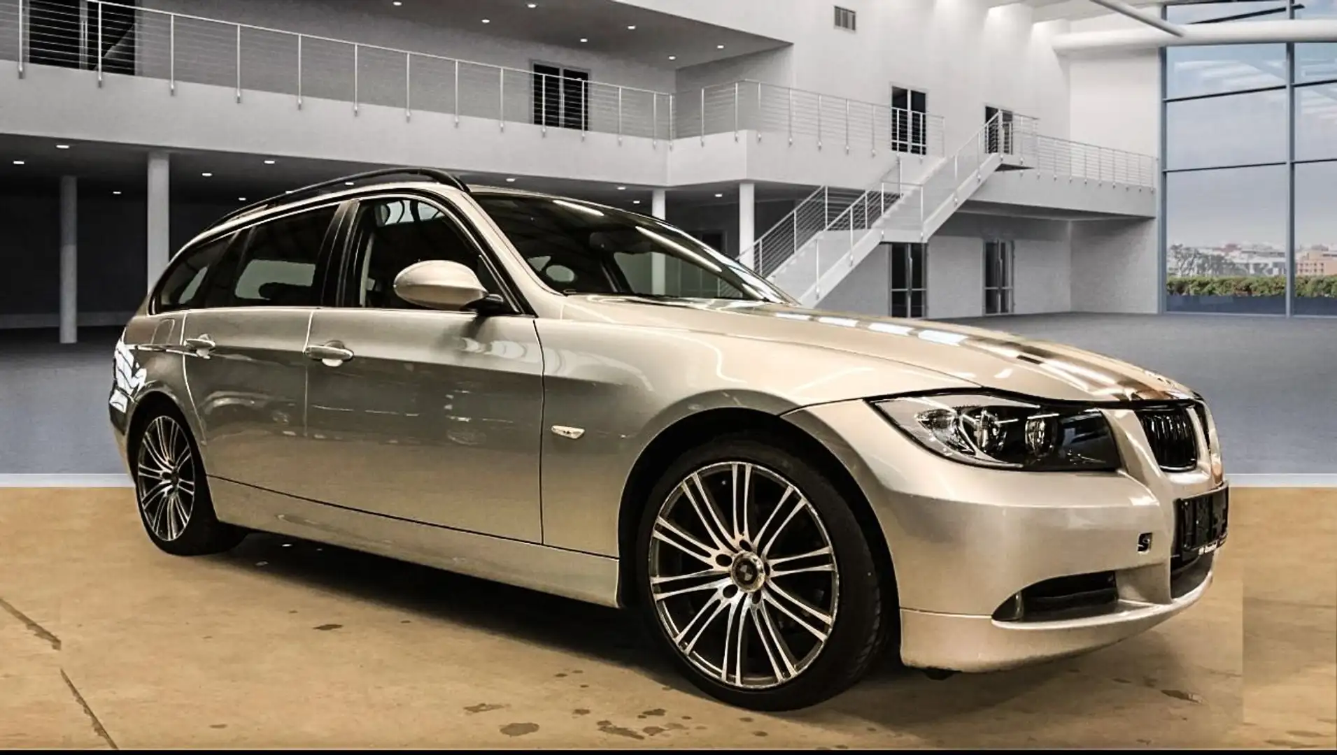 BMW 318 Touring | Pano | AHK | SHZ | 18 ZOLL | PDC |TÜV Argento - 2