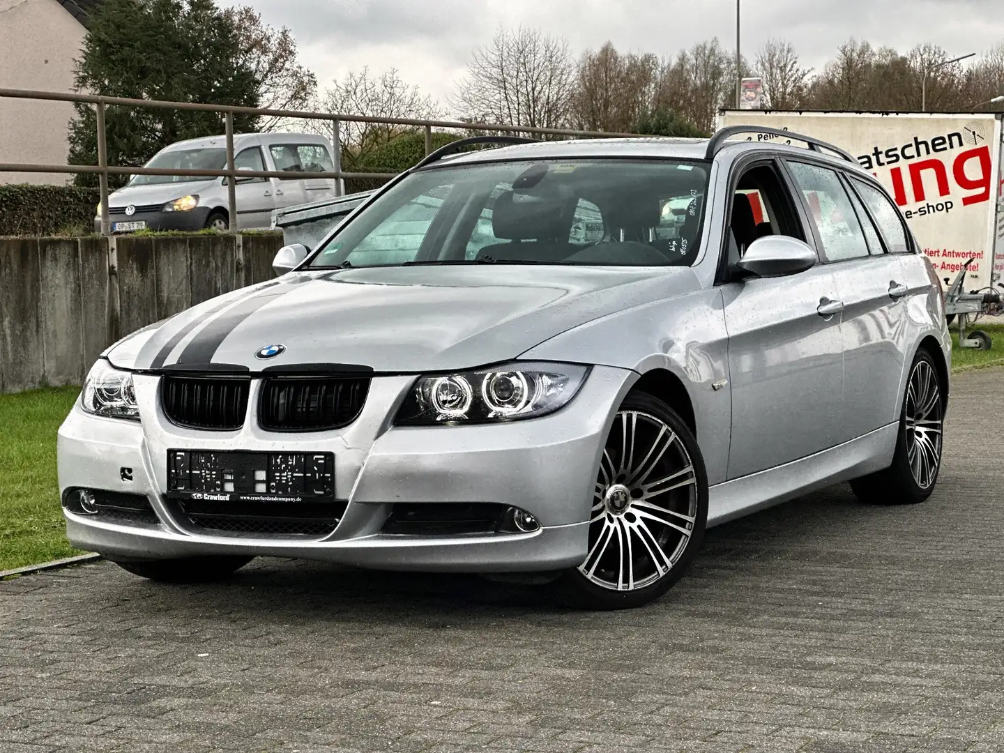 BMW 318 Touring | Pano | AHK | SHZ | 18 ZOLL | PDC |TÜV Srebrny - 1