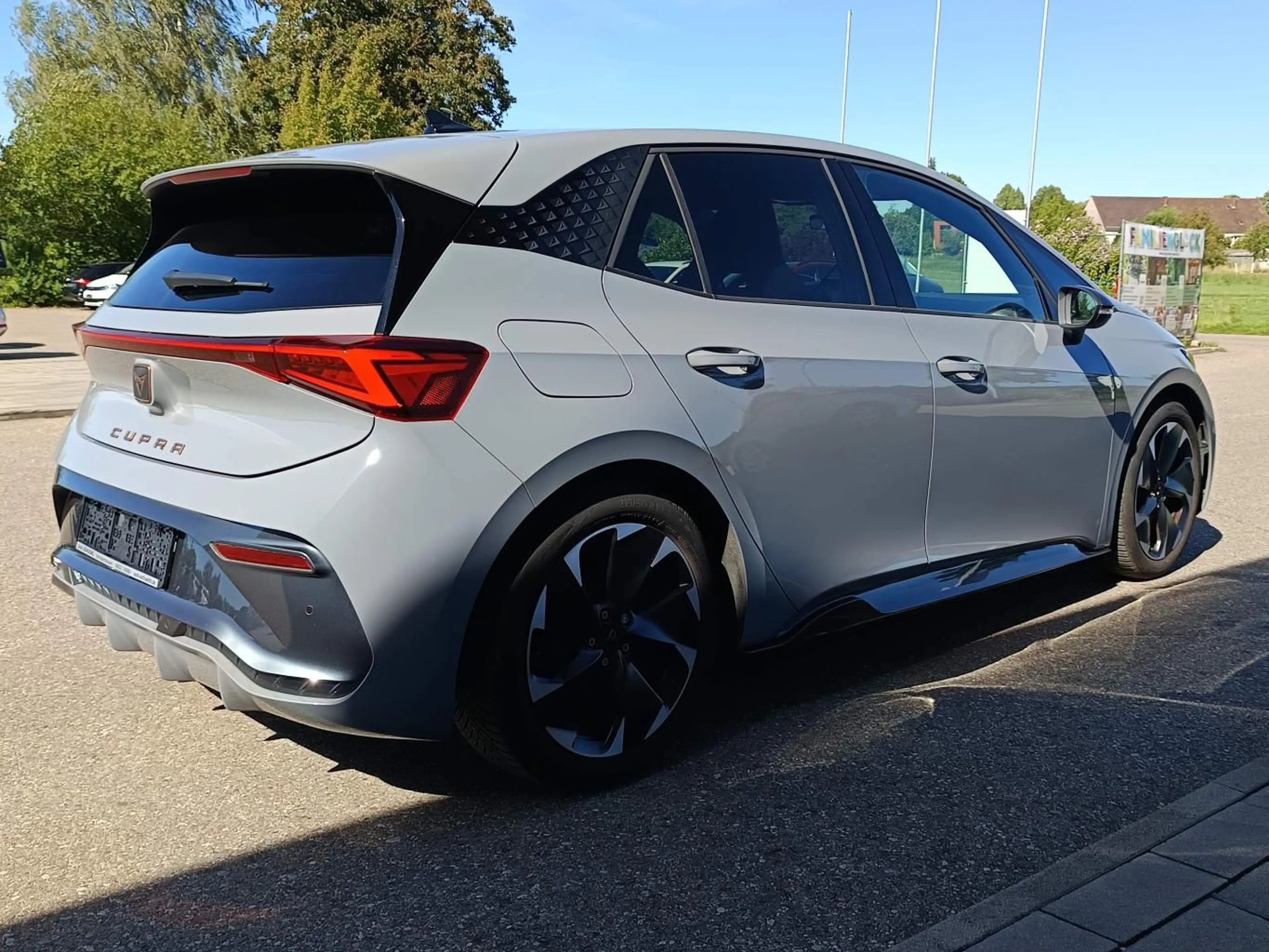 CUPRA Born WÄRMEPUMPE+HEAD-UP+NAVI+KAMERA+LED+CCS+FUL — photo 7