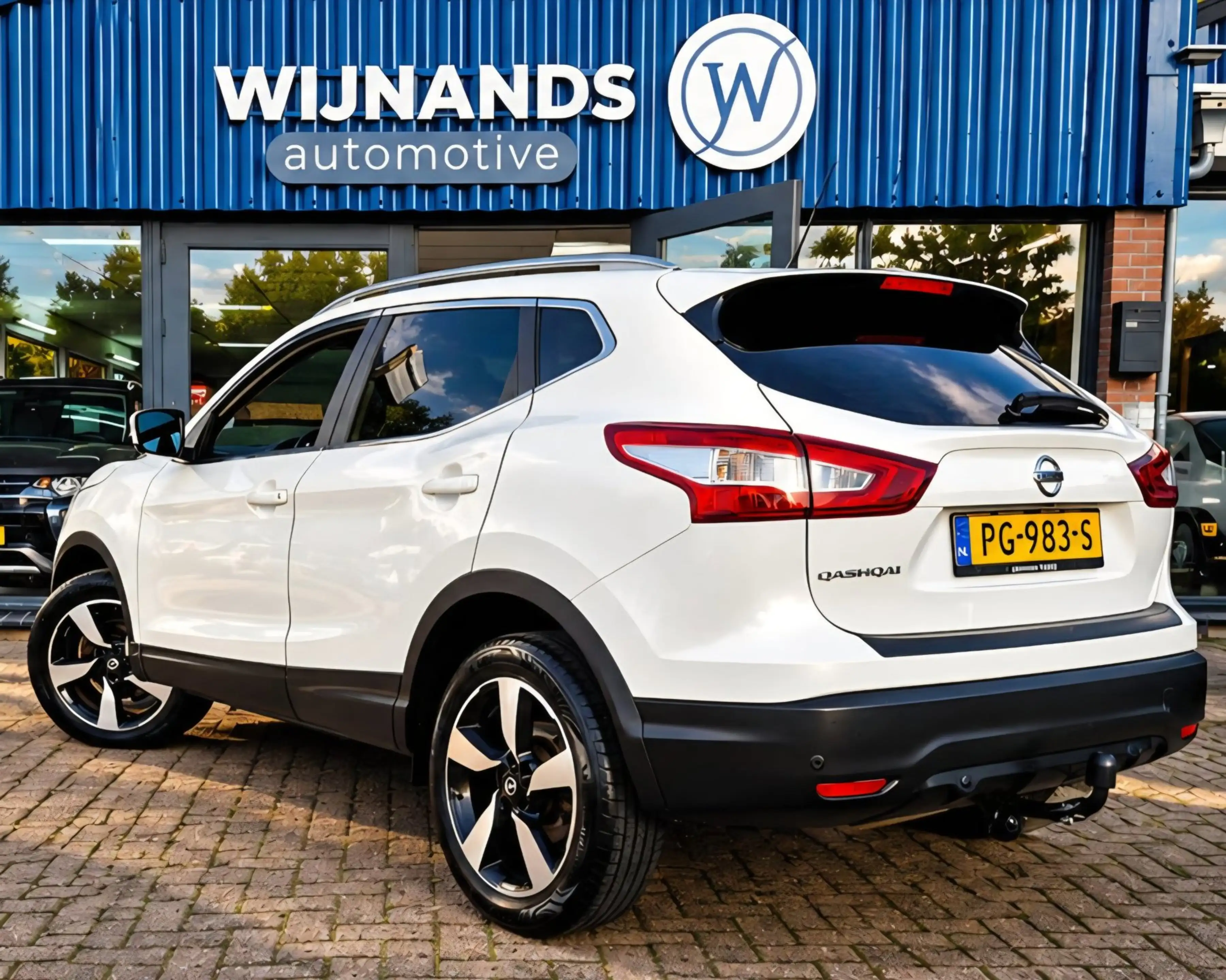 Nissan Qashqai 1.6 N-Vision Trekhaak Panoramadak Alcantara — photo 3