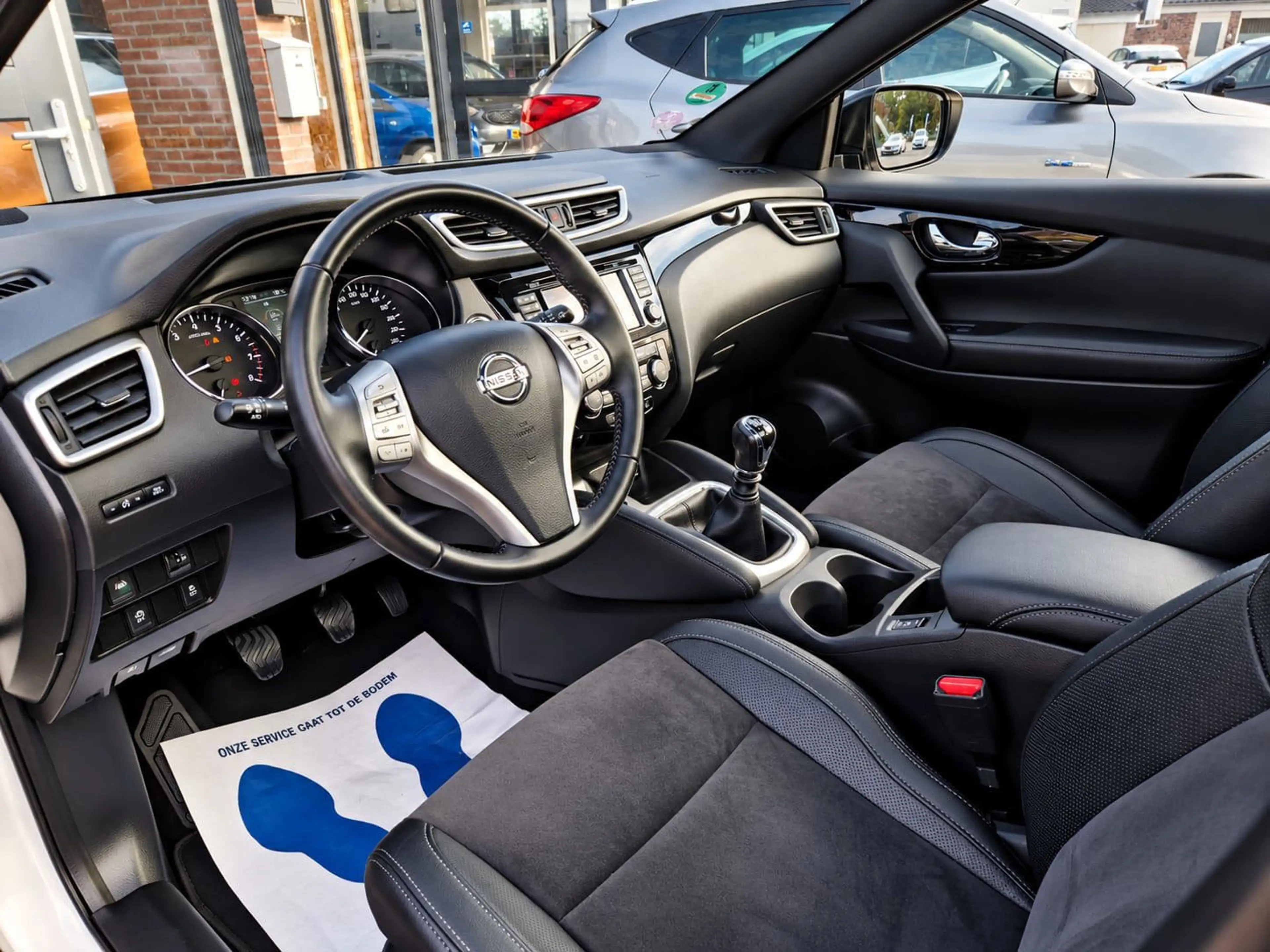 Nissan Qashqai 1.6 N-Vision Trekhaak Panoramadak Alcantara — photo 10