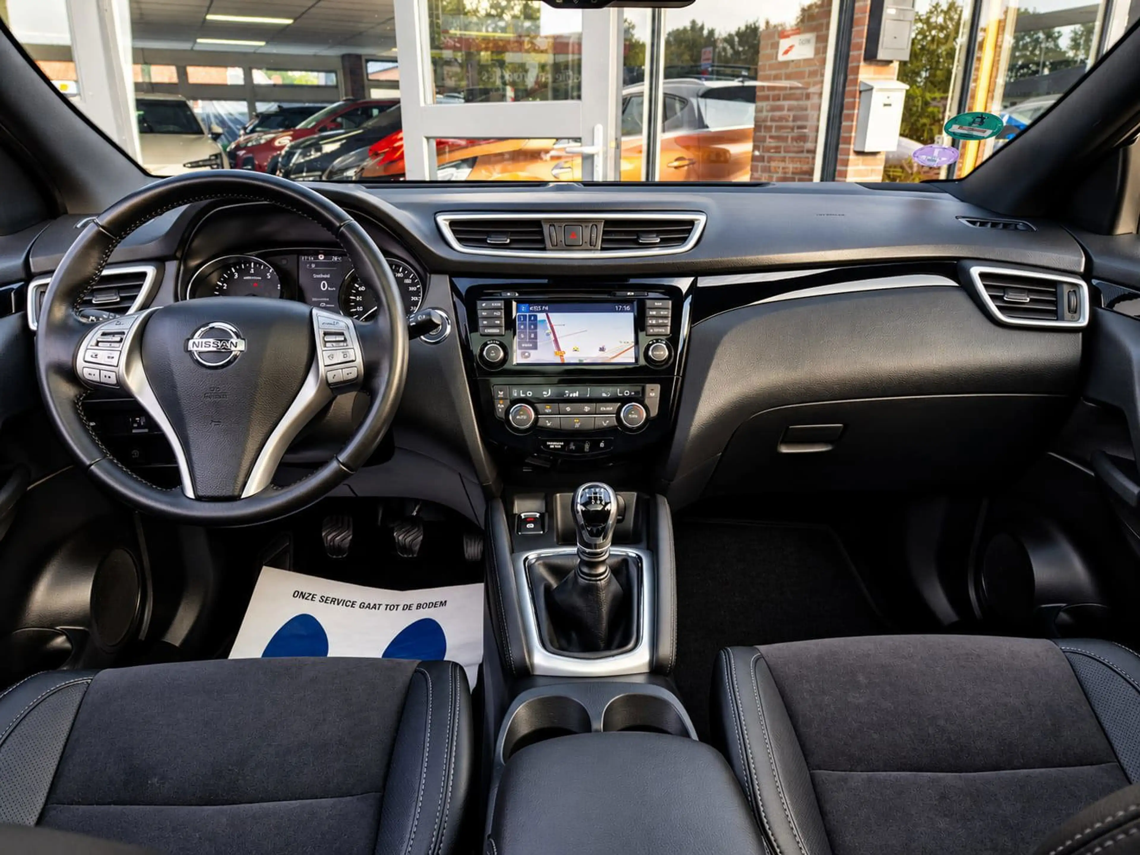 Nissan Qashqai 1.6 N-Vision Trekhaak Panoramadak Alcantara — photo 14