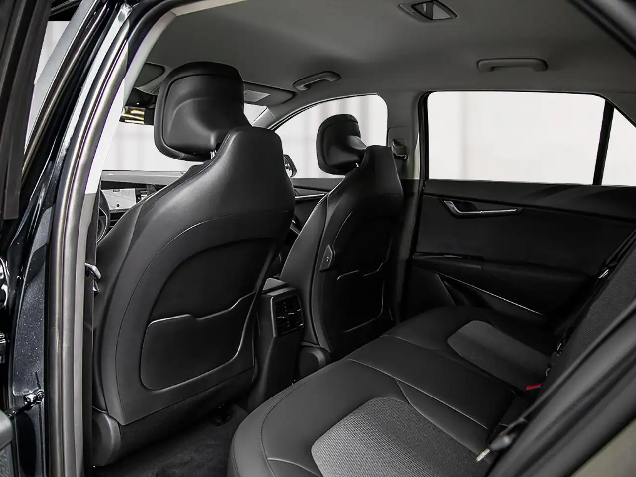Kia Niro снимка Kia Niro