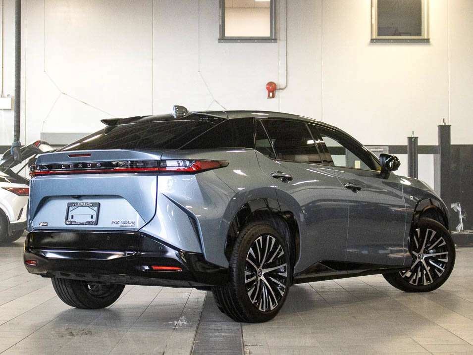 2023 Lexus RZ Luxury — снимка 1