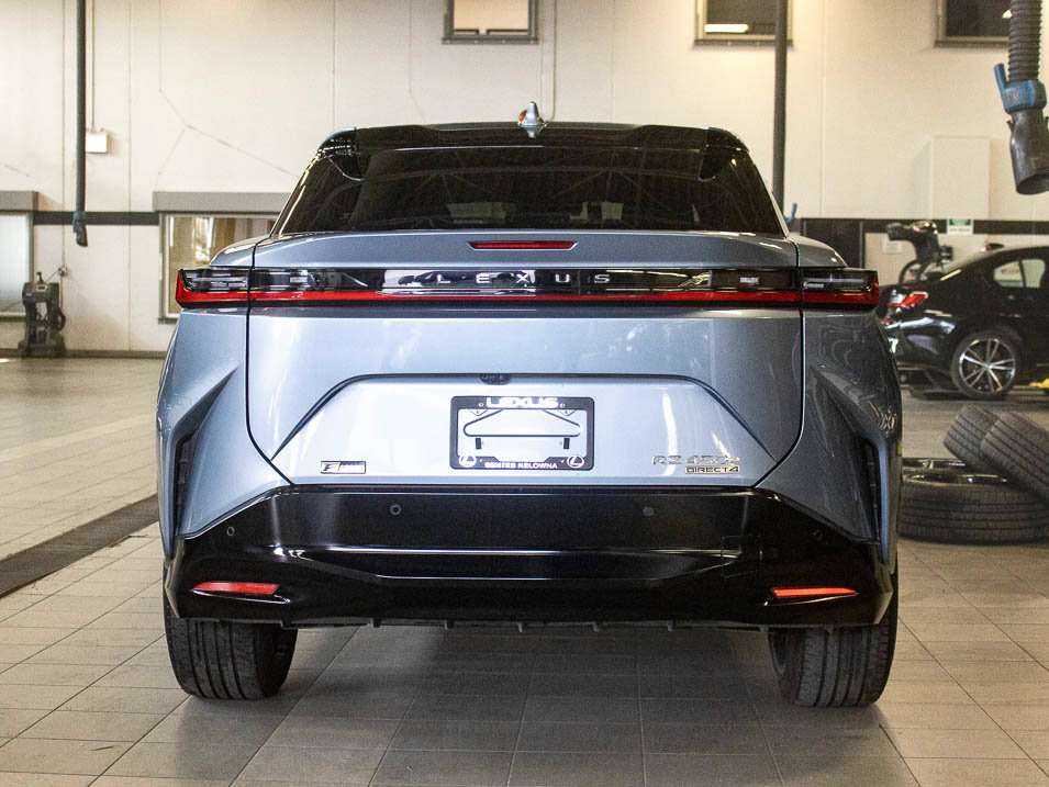 2023 Lexus RZ Luxury — снимка 1