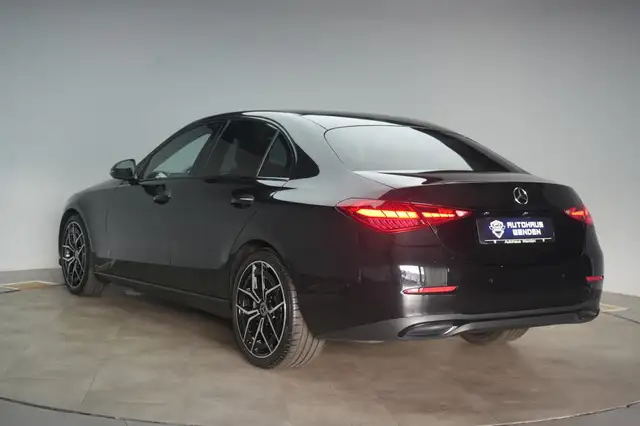 Mercedes-Benz C view 4