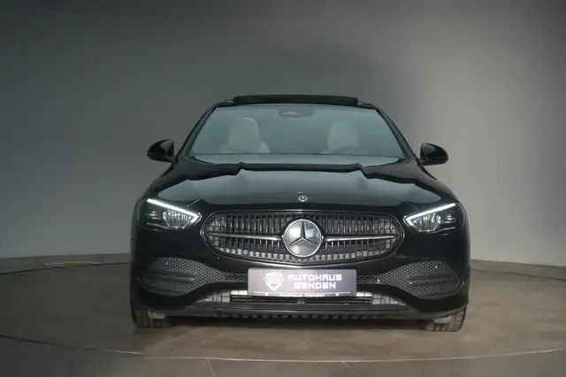 Mercedes-Benz C view 2