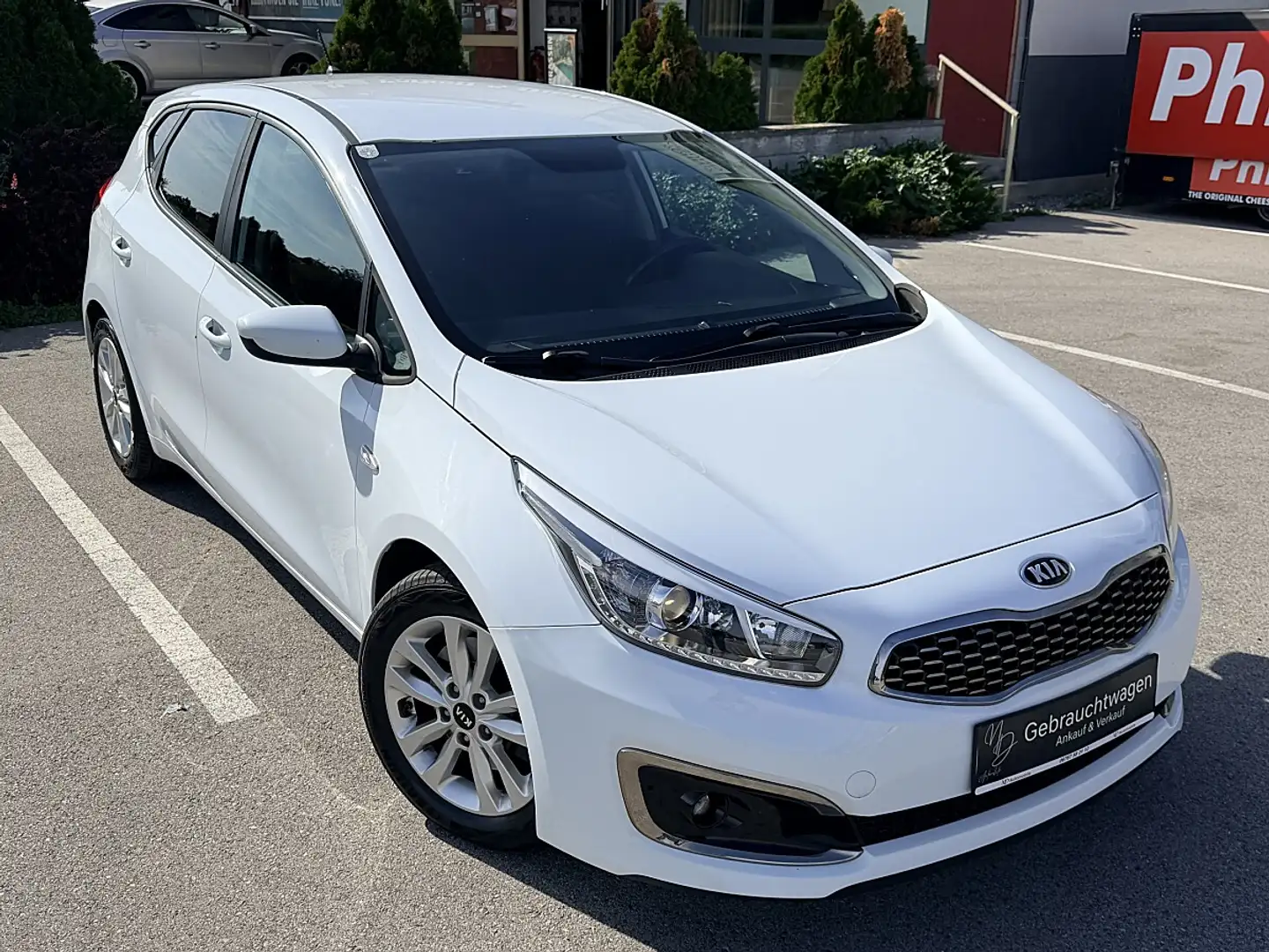 Kia Ceed / cee'd cee'd 1.4 CVVT Titan Plus * Sehr gepflegt* Weiß - 2