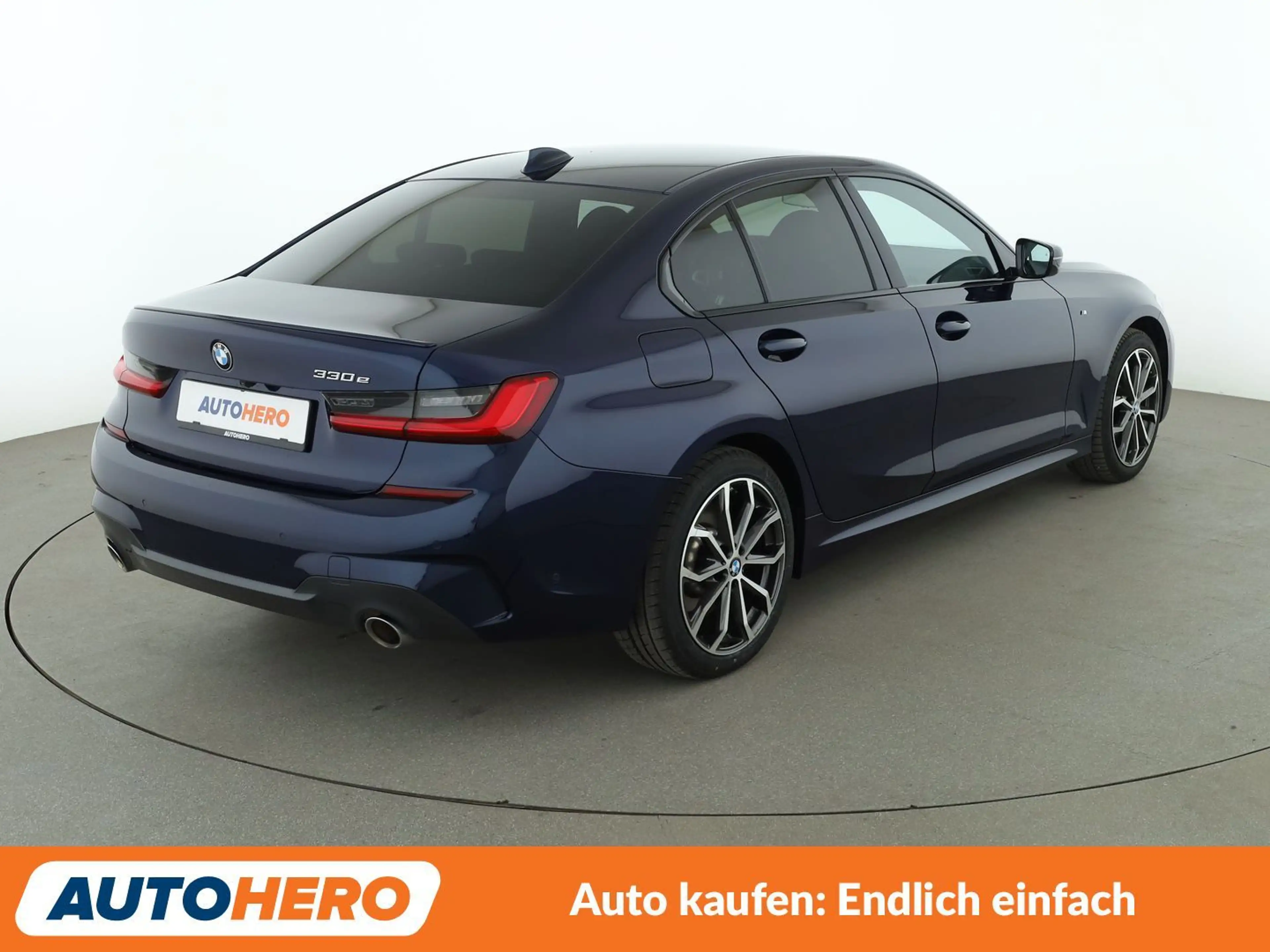 BMW 330 330e M Sport — photo 6