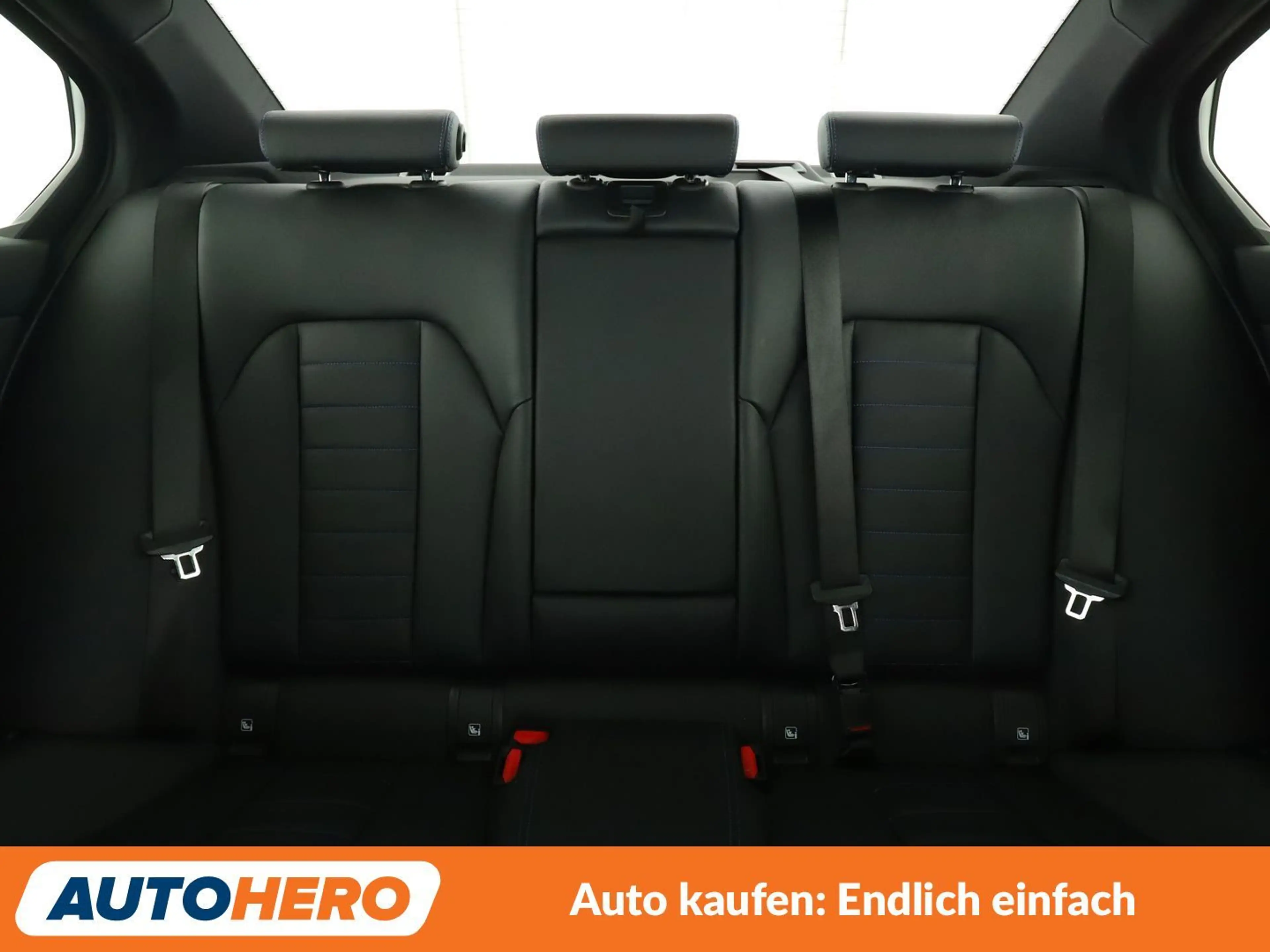 BMW 330 330e M Sport — photo 15
