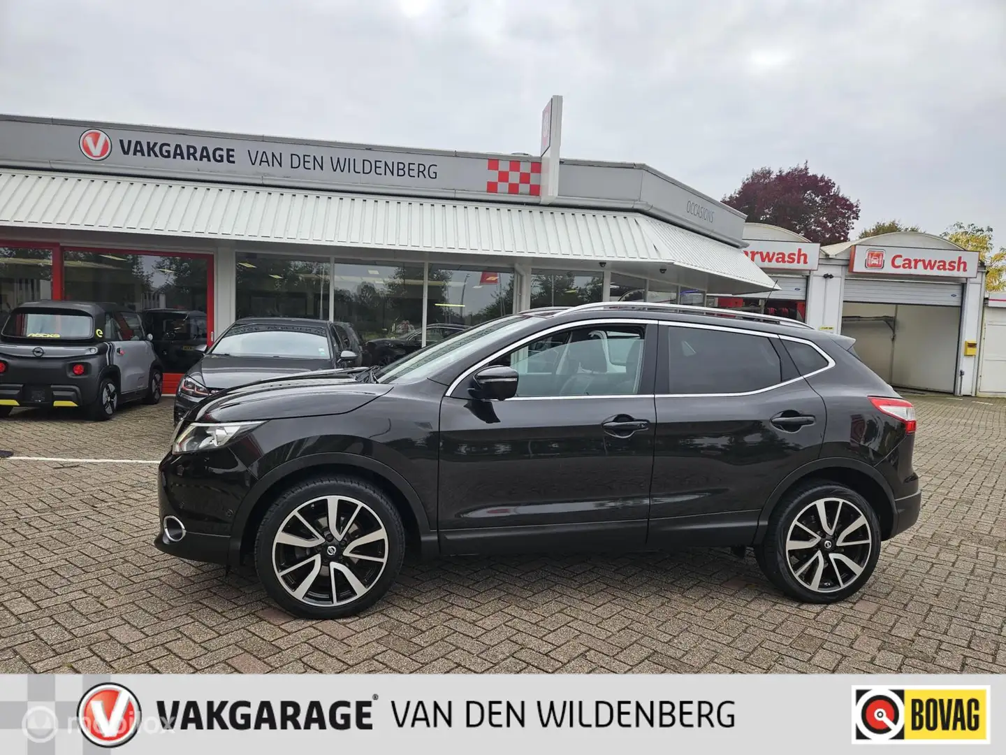 Nissan Qashqai 1.2 Tekna Zwart - 1
