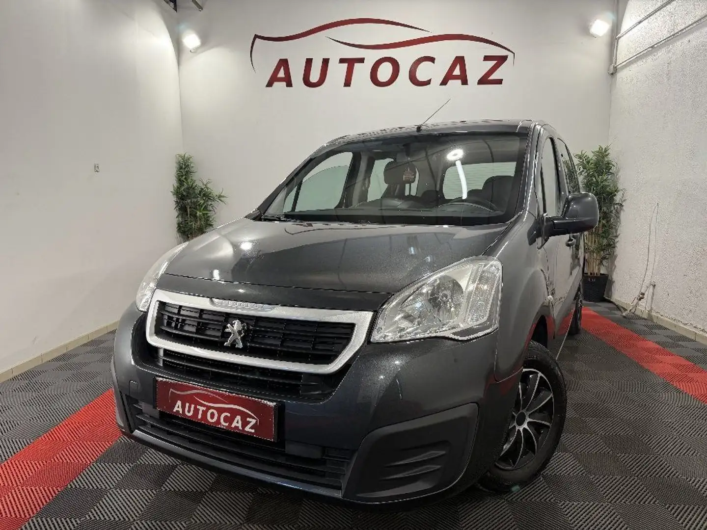 Peugeot Partner TEPEE 1.6 BlueHDi 100ch Active Gris - 1