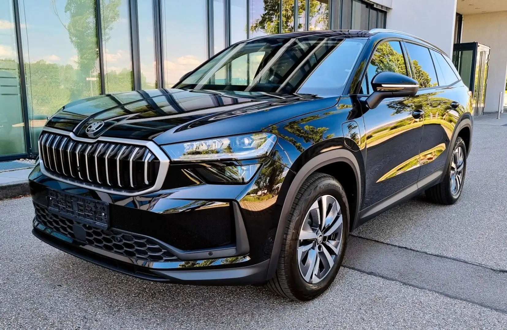Skoda Kodiaq 2.0TDI  DSG 4x4 Select 360*ACC*AHK*KEYLES Schwarz - 1