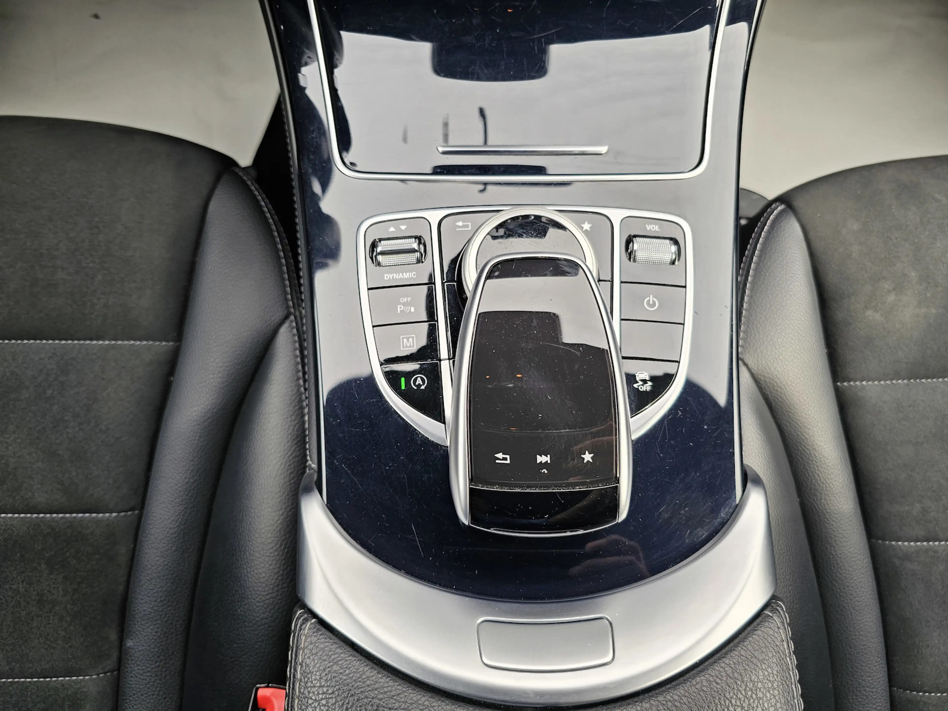 Mercedes-Benz GLC 250 d 4M AMG Line LED NAVI KAMERA TEILLEDER — photo 11
